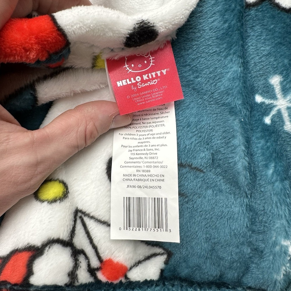 Hello Kitty Christmas &Valentines Throw Blanket Bundle Set of 6 Sanrio Pink Teal - Picture 4 of 16